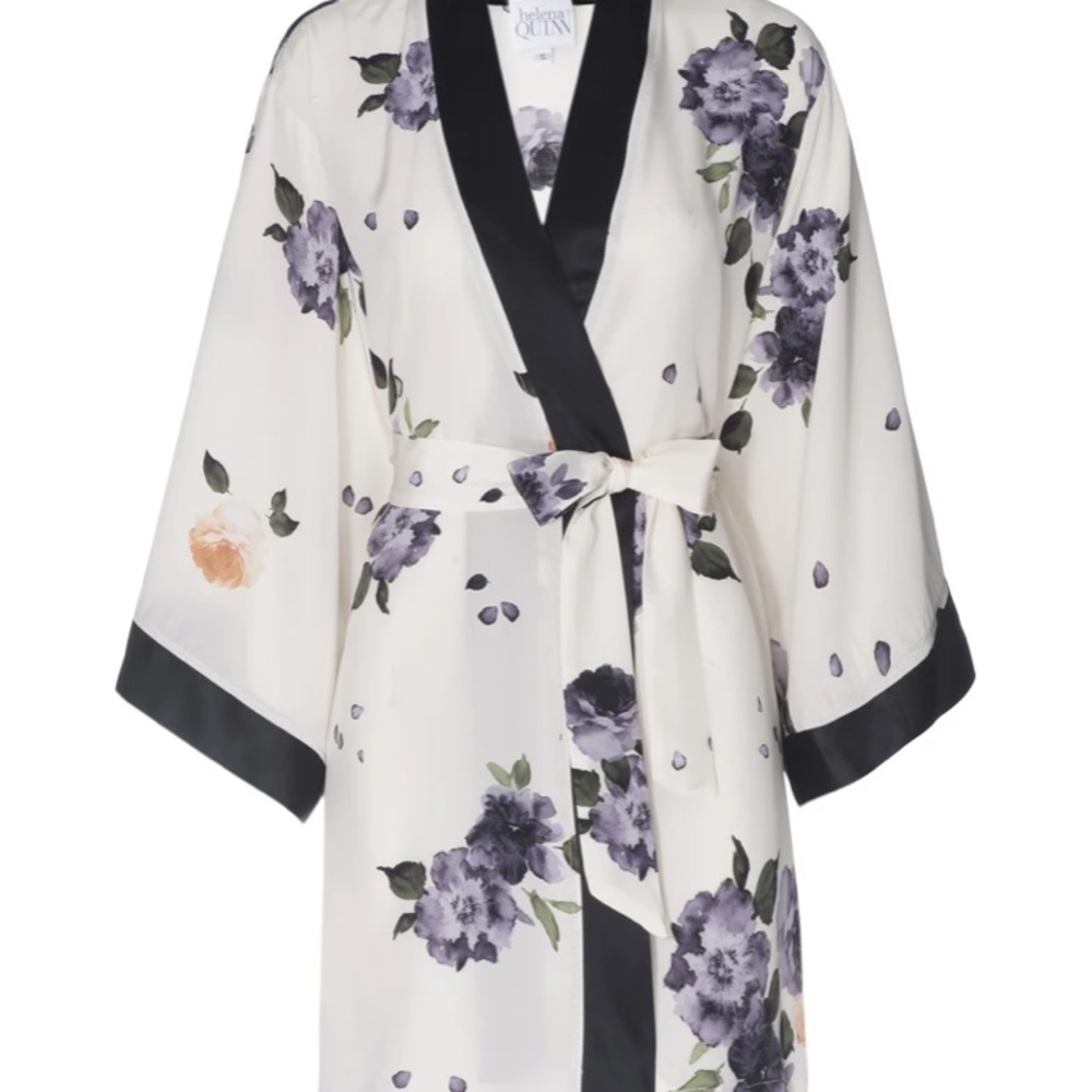 Helena Quinn Short Robe